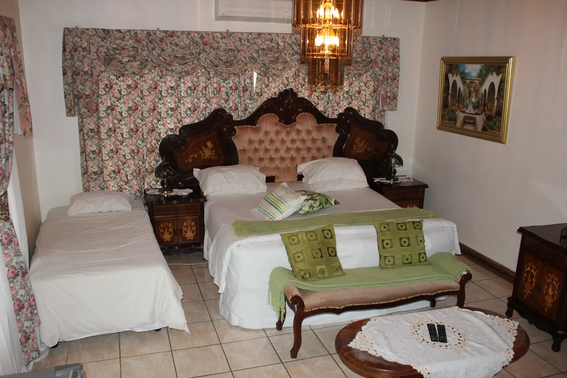 Deluxe Presidential Room